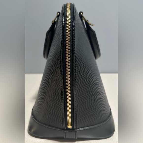 Louis Vuitton Alma PM Epi Leather Textured - Picture 6 of 14